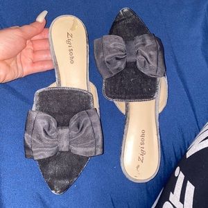 Zigi Soho Shoes ; Gray Velvet Slip on Loafers ; Gray Slides Bow Loafers ; size 9